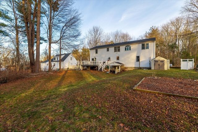 369 Cooper Rd, Northbridge, MA 01534