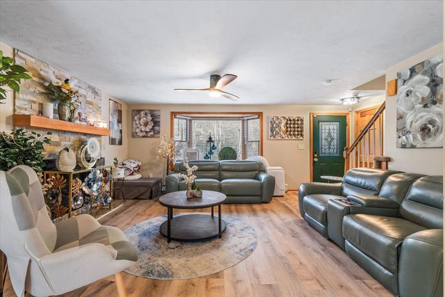 369 Cooper Rd, Northbridge, MA 01534