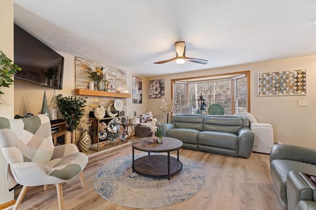 369 Cooper Rd, Northbridge, MA 01534