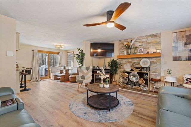 369 Cooper Rd, Northbridge, MA 01534