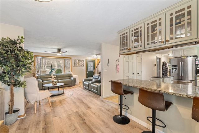 369 Cooper Rd, Northbridge, MA 01534