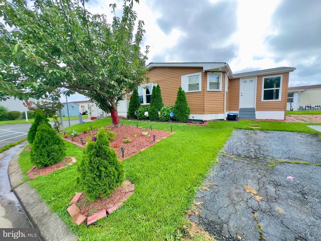 2 RASPBERRY CT, Middle River, MD 21220