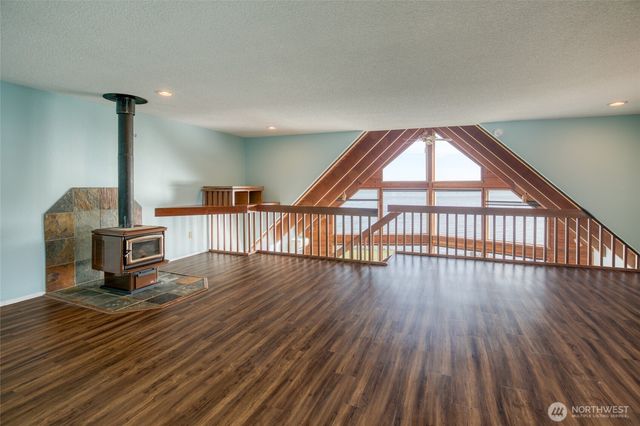 288 Sunrise Avenue SE, Ocean Shores, WA 98569