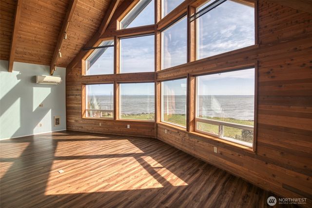 288 Sunrise Avenue SE, Ocean Shores, WA 98569