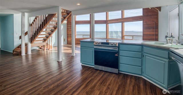 288 Sunrise Avenue SE, Ocean Shores, WA 98569