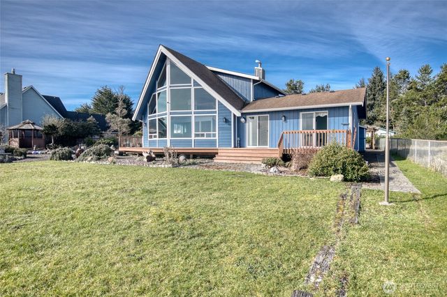 288 Sunrise Avenue SE, Ocean Shores, WA 98569