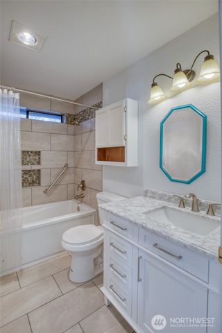 288 Sunrise Avenue SE, Ocean Shores, WA 98569