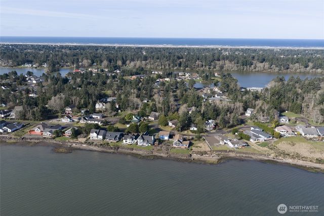 288 Sunrise Avenue SE, Ocean Shores, WA 98569