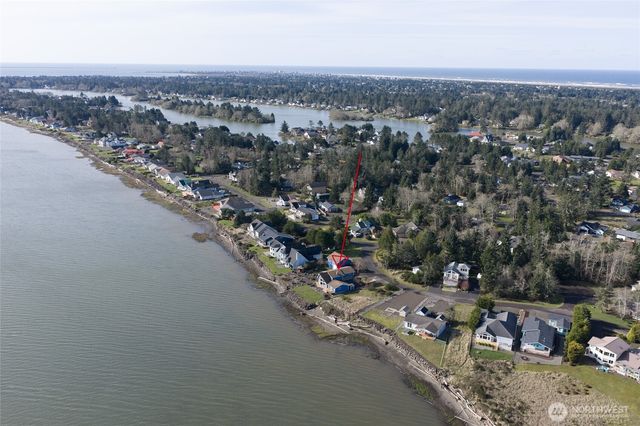 288 Sunrise Avenue SE, Ocean Shores, WA 98569