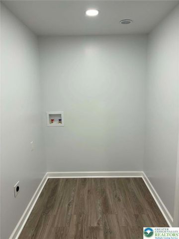 3957 Mountain Road, Washington Twp, PA 18080