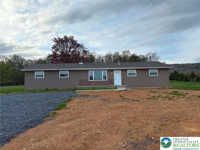 3957 Mountain Road, Washington Twp, PA 18080