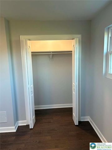 3957 Mountain Road, Washington Twp, PA 18080