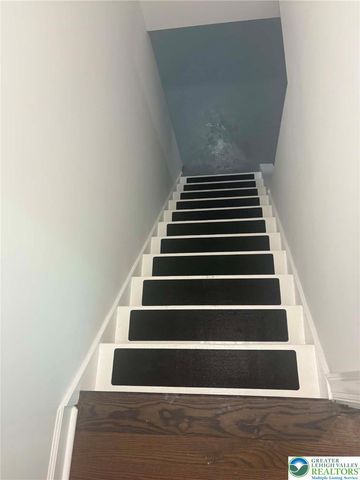 3957 Mountain Road, Washington Twp, PA 18080