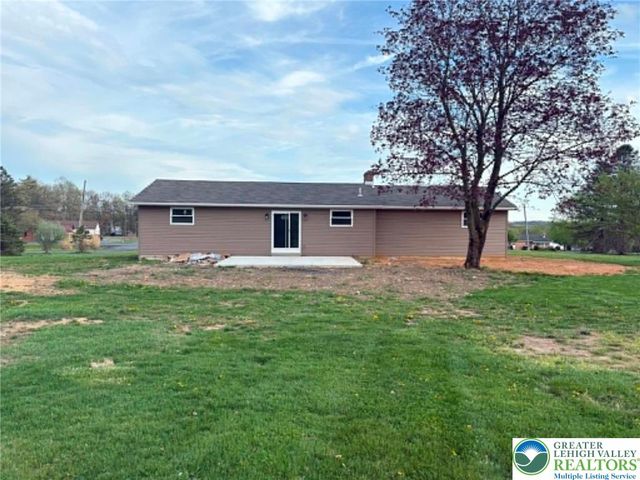 3957 Mountain Road, Washington Twp, PA 18080