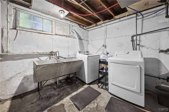 225 Strathmore Drive, Syracuse, NY 13207
