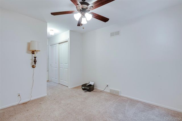 3082 Lindenwood Drive, Dearborn, MI 48120