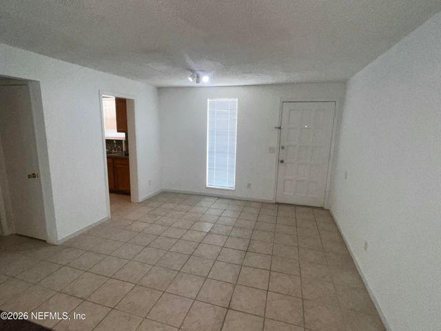 1738 EL PRADO Road 8, Jacksonville, FL 32216
