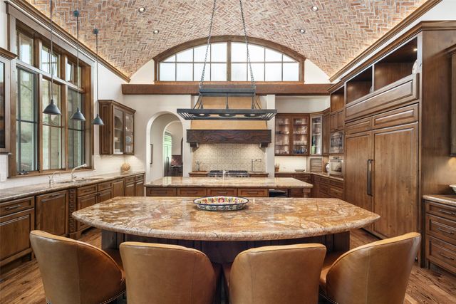 31 Abbey Woods Lane, Dallas, TX 75248
