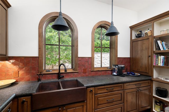 31 Abbey Woods Lane, Dallas, TX 75248