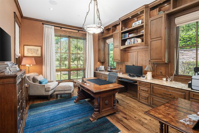 31 Abbey Woods Lane, Dallas, TX 75248