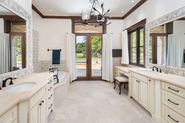 31 Abbey Woods Lane, Dallas, TX 75248