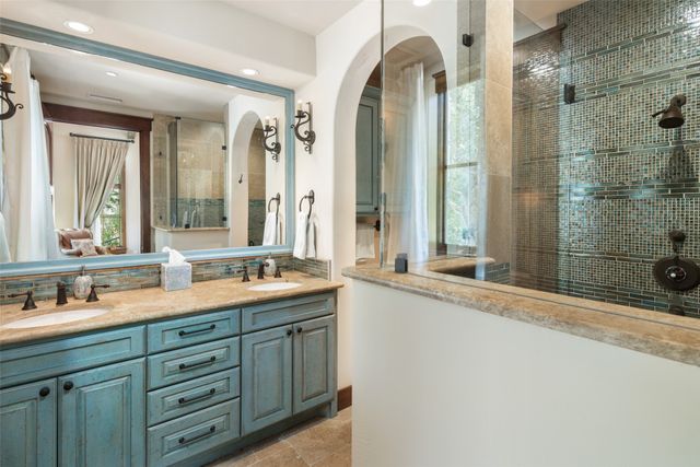 31 Abbey Woods Lane, Dallas, TX 75248
