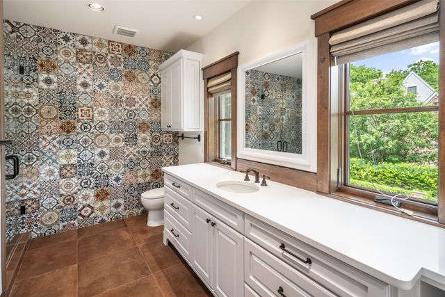 31 Abbey Woods Lane, Dallas, TX 75248