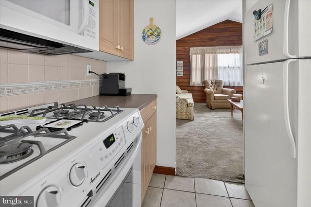 74 MARK TWAIN DR, Hamilton, NJ 08690