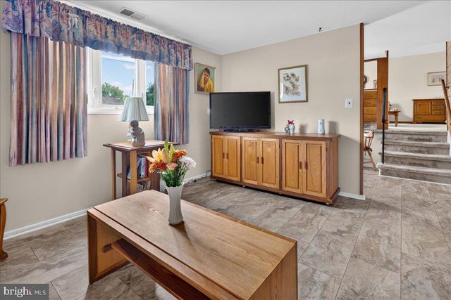 74 MARK TWAIN DR, Hamilton, NJ 08690