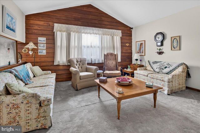 74 MARK TWAIN DR, Hamilton, NJ 08690