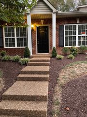 806 Cashmere Dr, Thompsons Station, TN 37179