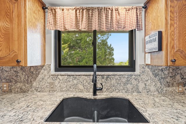 2470 PEACH ST, Perry, UT 84302
