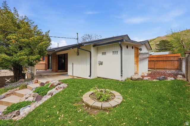 2470 PEACH ST, Perry, UT 84302