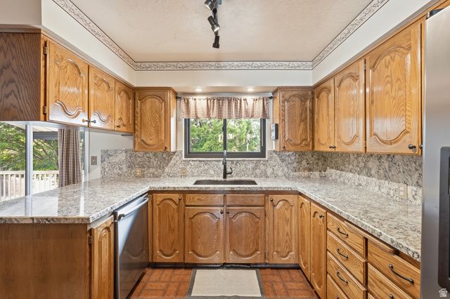 2470 PEACH ST, Perry, UT 84302