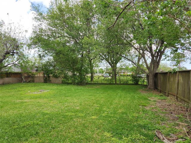 3315 Ashwyne Court, La Porte, TX 77571