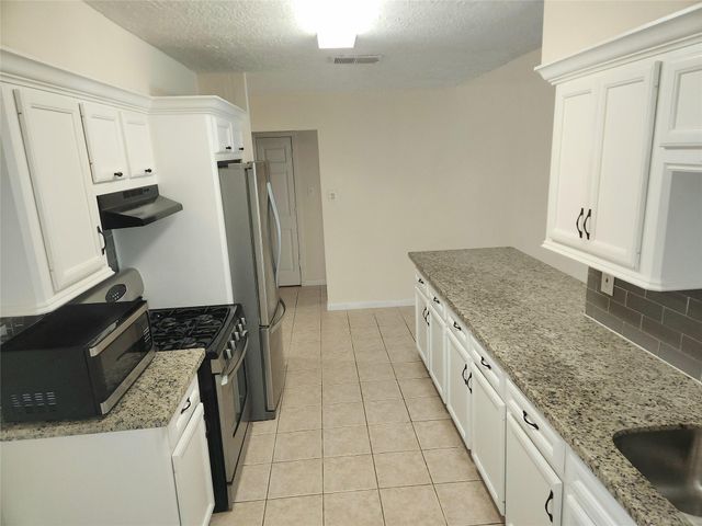 3315 Ashwyne Court, La Porte, TX 77571