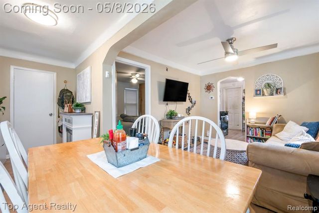 21718 Elizabeth Street, Saint Clair Shores, MI 48080