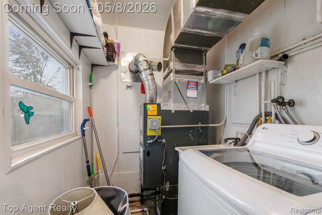 21718 Elizabeth Street, Saint Clair Shores, MI 48080