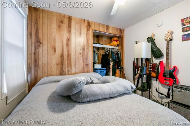 21718 Elizabeth Street, Saint Clair Shores, MI 48080