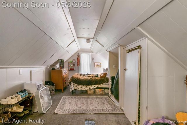 21718 Elizabeth Street, Saint Clair Shores, MI 48080