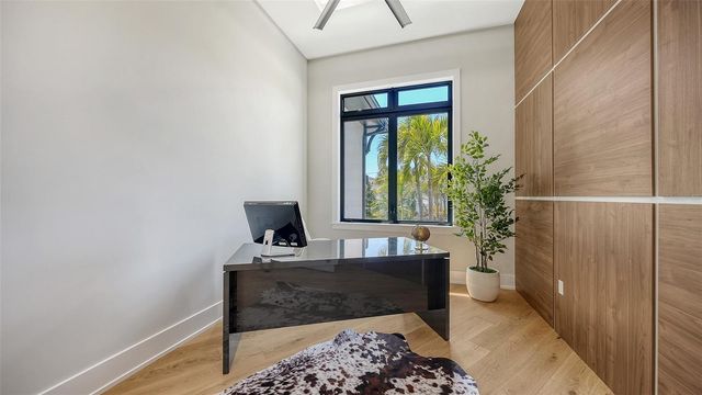 413 ISLAND CIRCLE, Sarasota, FL 34242