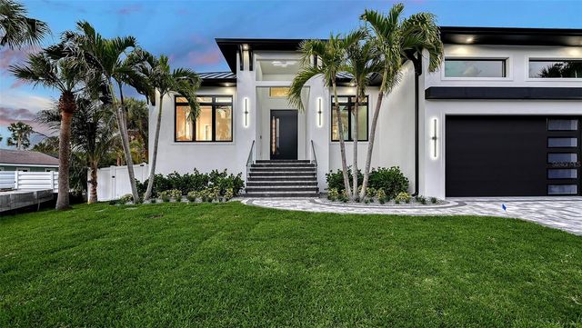 413 ISLAND CIRCLE, Sarasota, FL 34242