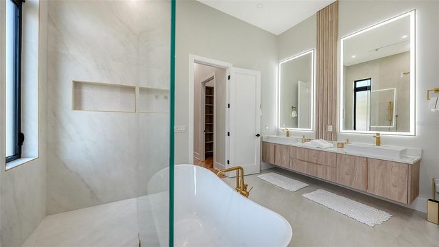 413 ISLAND CIRCLE, Sarasota, FL 34242