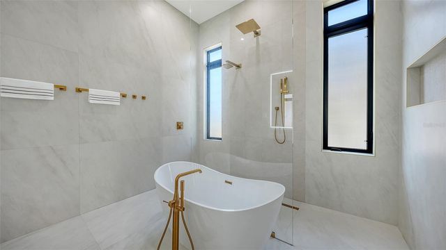 413 ISLAND CIRCLE, Sarasota, FL 34242
