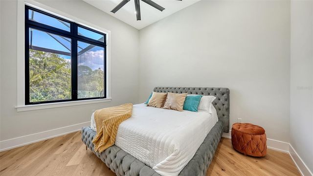 413 ISLAND CIRCLE, Sarasota, FL 34242