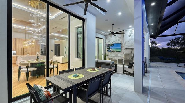413 ISLAND CIRCLE, Sarasota, FL 34242