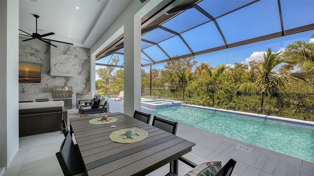 413 ISLAND CIRCLE, Sarasota, FL 34242
