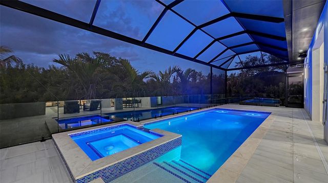 413 ISLAND CIRCLE, Sarasota, FL 34242