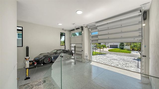 413 ISLAND CIRCLE, Sarasota, FL 34242