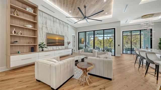 413 ISLAND CIRCLE, Sarasota, FL 34242
